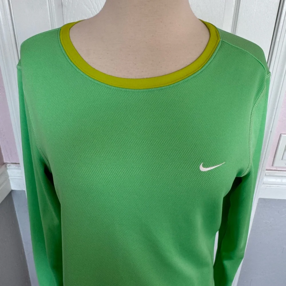VTG Nike Dri Fit Women's Lime‎ Green Long Sleeve Crew Neck Casual Tee SZ Medium